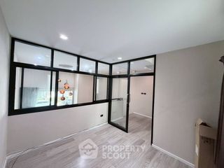 Продажа 4 спальни таунхаус в Банг Кхен, Бангкок