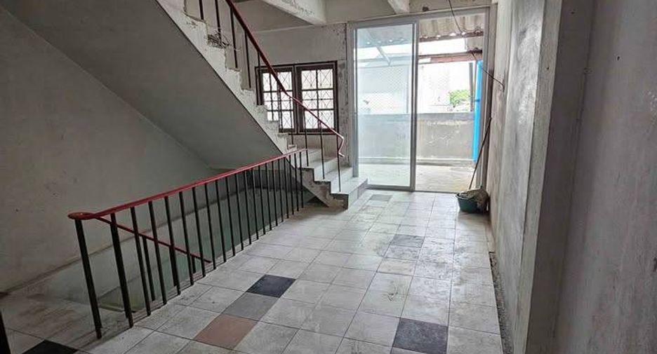 Reihenhaus zum Kauf mit 3 Zimmer in Mueang Chon Buri, Chonburi
