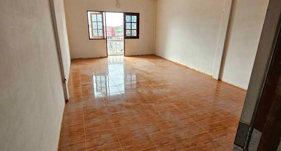 Reihenhaus zum Kauf mit 3 Zimmer in Mueang Chon Buri, Chonburi