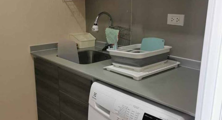 For sale 1 Beds condo in Huai Khwang, Bangkok
