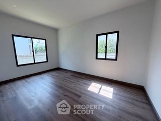 Casa en venta de 4 habitaciones en Lat Krabang, Bangkok