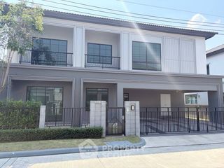 Casa en venta de 4 habitaciones en Lat Krabang, Bangkok
