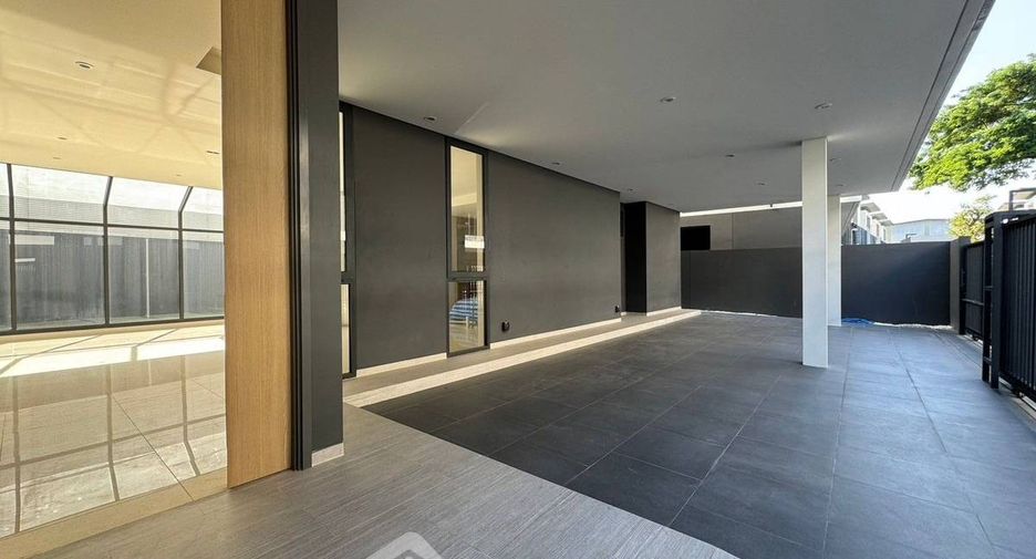 For sale 4 bedrooms house in Prawet, Bangkok