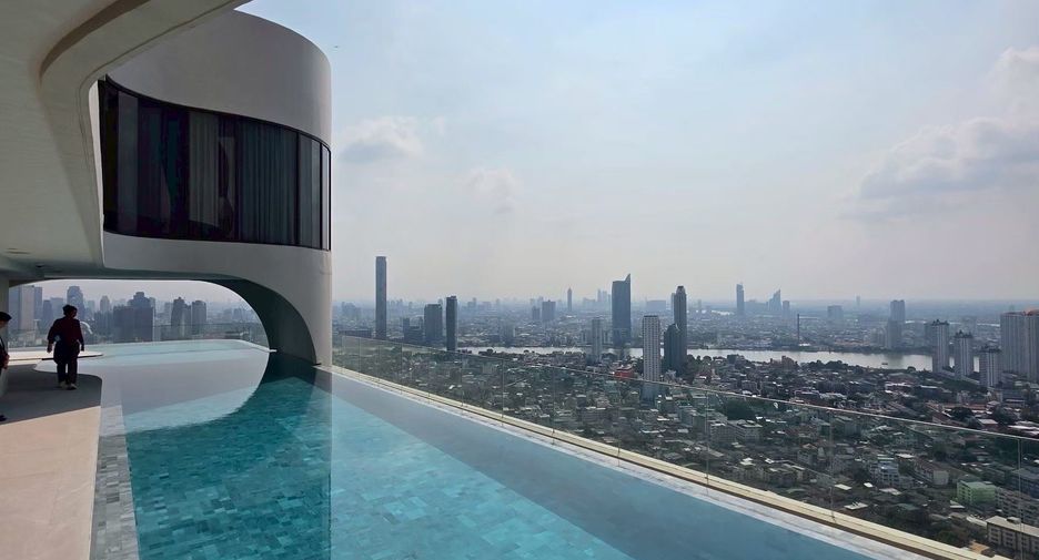 For rent 2 bedrooms condo in Khlong San, Bangkok