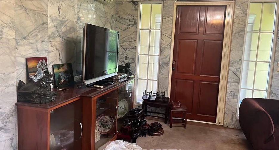 Haus zum Kauf mit 4 Zimmer in Chom Thong, Bangkok