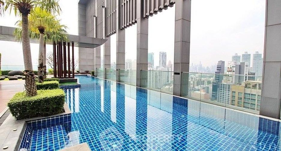 For sale 2 bedrooms condo in Khlong Toei, Bangkok
