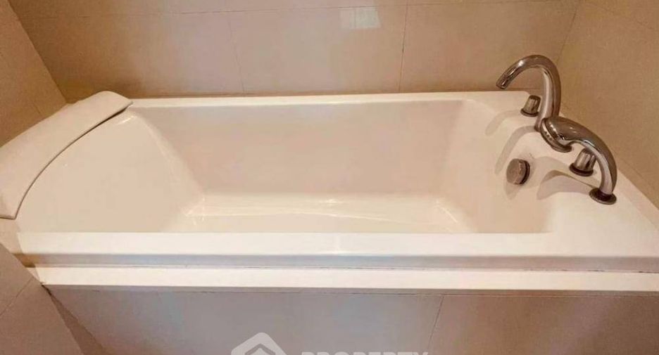 For sale 1 bed condo in Khlong Toei, Bangkok