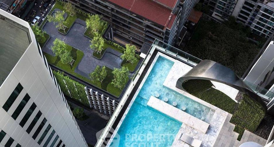 For sale 2 bedrooms condo in Khlong Toei, Bangkok