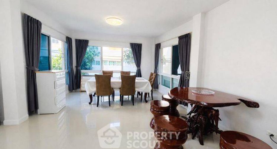 For sale 3 bedrooms house in Si Racha, Chonburi