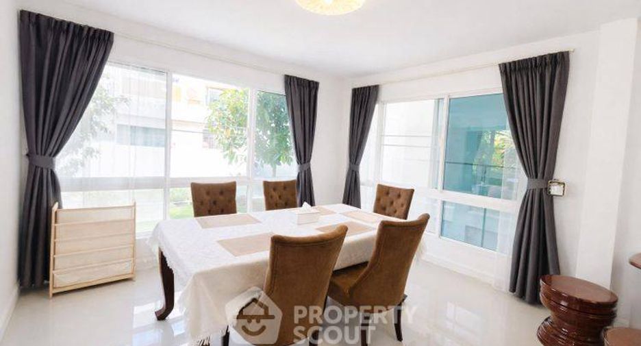 For sale 3 bedrooms house in Si Racha, Chonburi