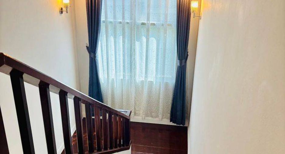 For sale 3 bedrooms house in Si Racha, Chonburi