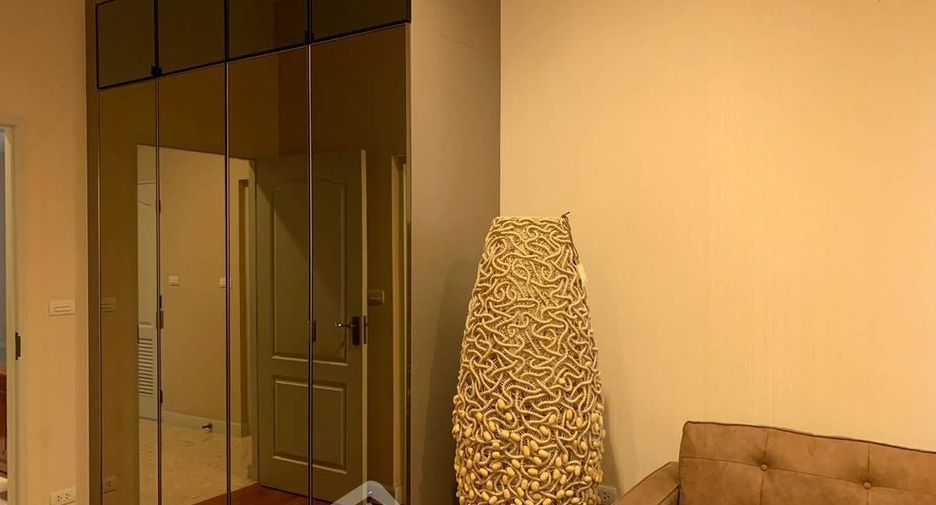 For sale 5 bedrooms house in Khan Na Yao, Bangkok
