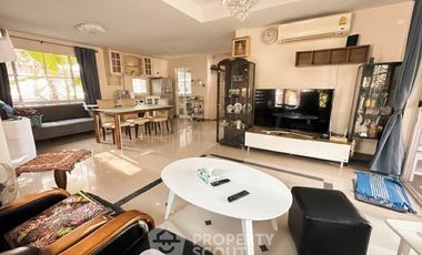 Haus zum Kauf mit 4 Zimmer in Nong Khaem, Bangkok