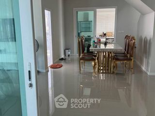 For sale 4 bedrooms townhouse in Khan Na Yao, Bangkok