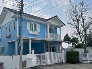 For sale 4 bedrooms townhouse in Khan Na Yao, Bangkok