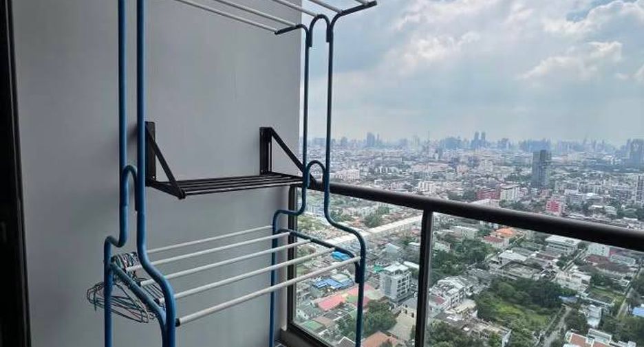 For sale 2 bedrooms condo in Phaya Thai, Bangkok