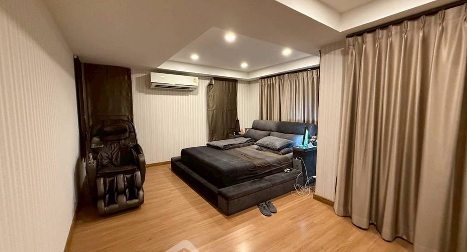 For sale 4 bedrooms house in Suan Luang, Bangkok