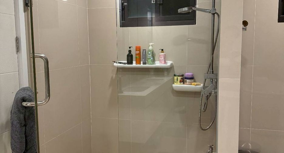 For sale 4 bedrooms house in Suan Luang, Bangkok