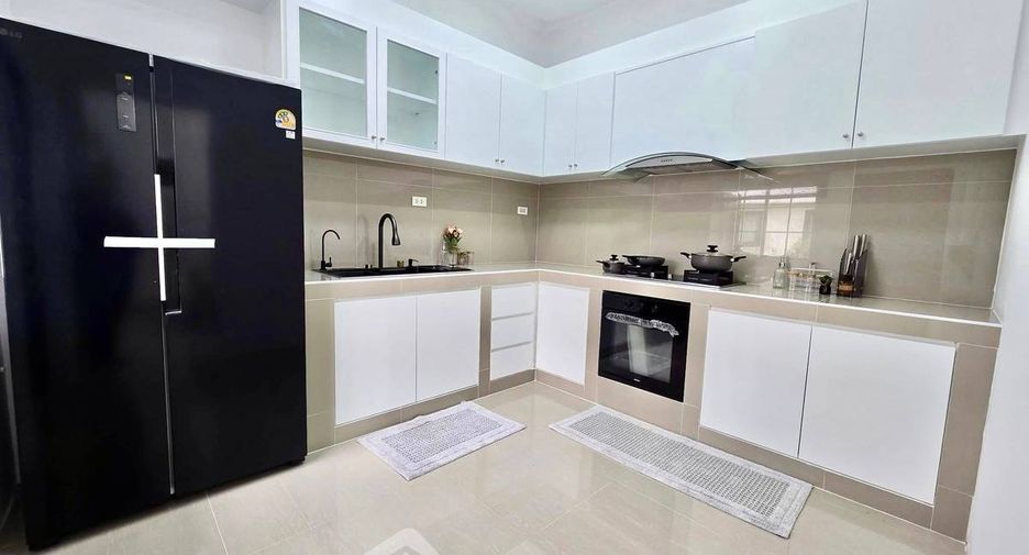 For sale 3 bedrooms house in East Pattaya, Pattaya