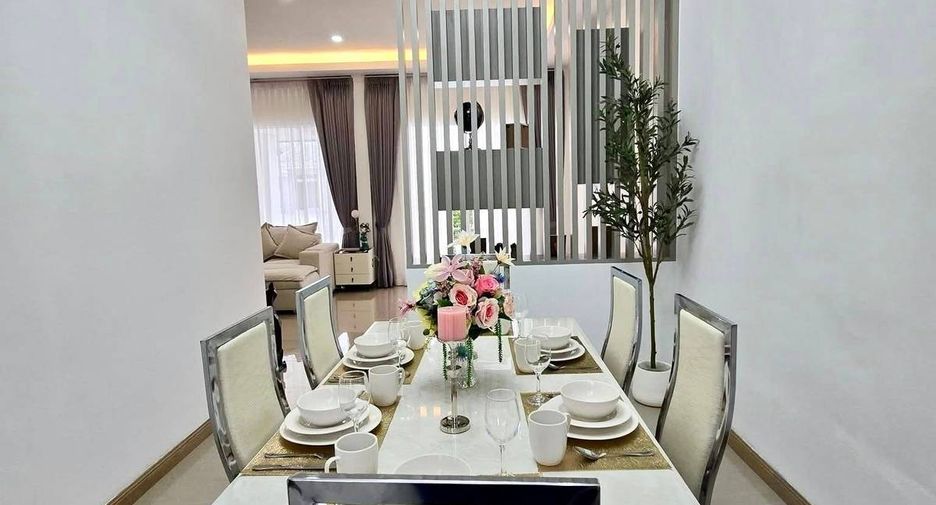 For sale 3 bedrooms house in East Pattaya, Pattaya