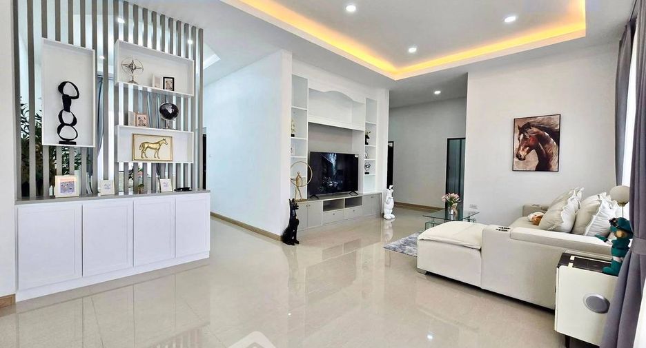 For sale 3 bedrooms house in East Pattaya, Pattaya