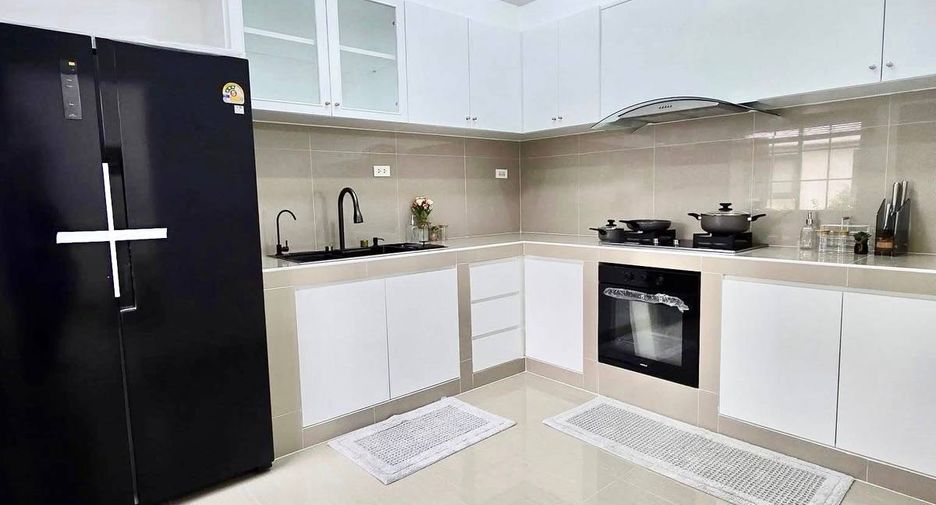 For sale 3 bedrooms house in East Pattaya, Pattaya
