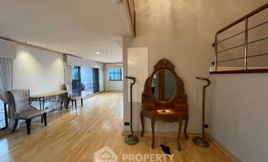 Condo en alquiler y en venta de 5 habitaciones en Khlong Toei, Bangkok