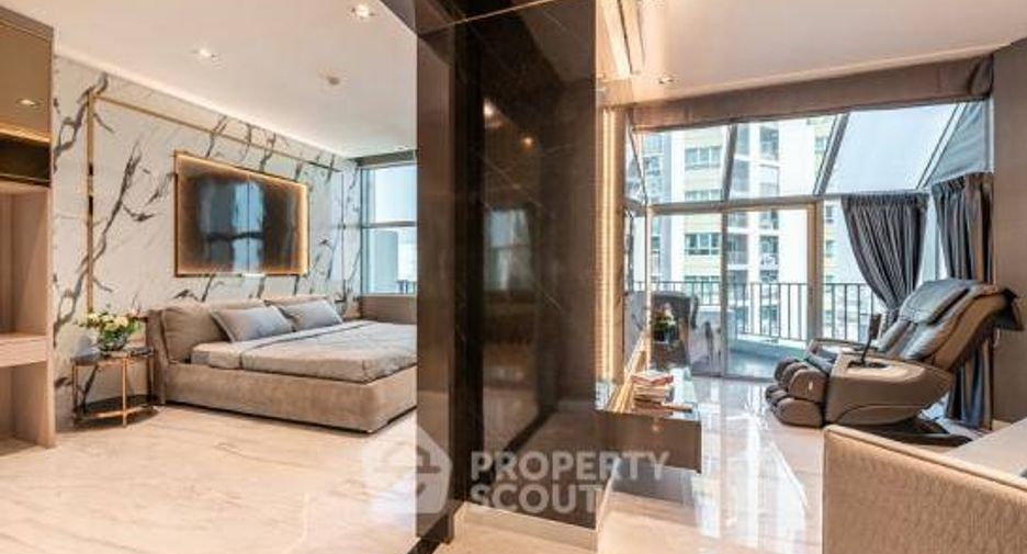 For sale 2 bedrooms condo in Huai Khwang, Bangkok