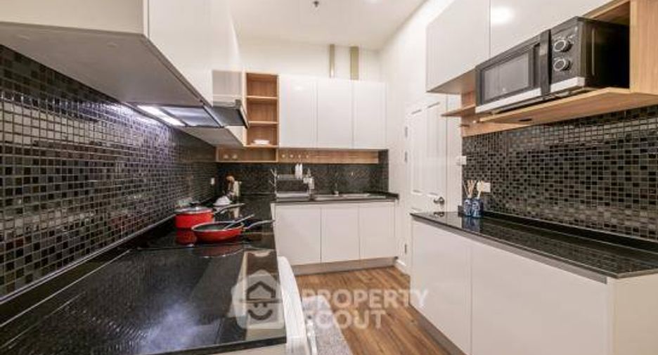 For sale 2 bedrooms condo in Huai Khwang, Bangkok