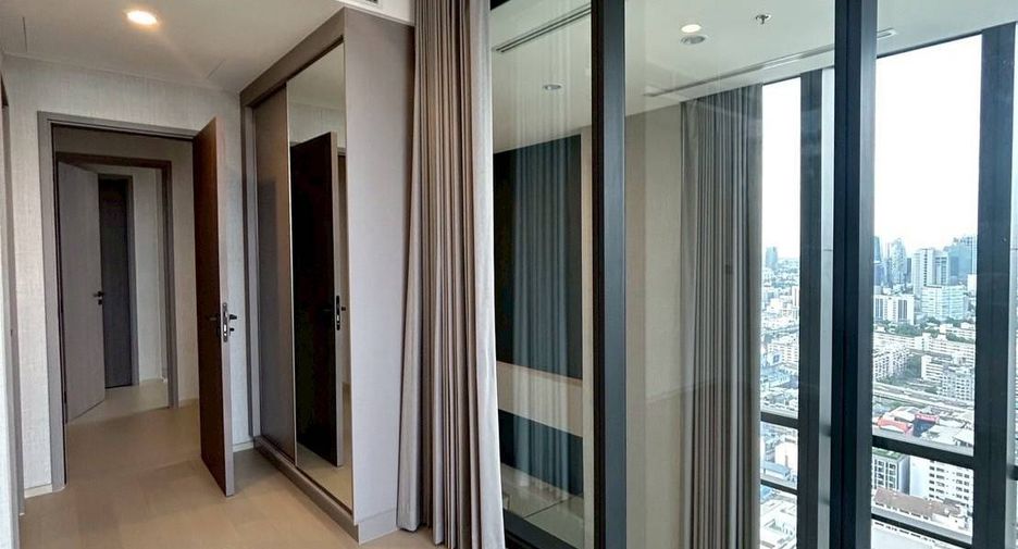 For sale 3 bedrooms condo in Ratchathewi, Bangkok