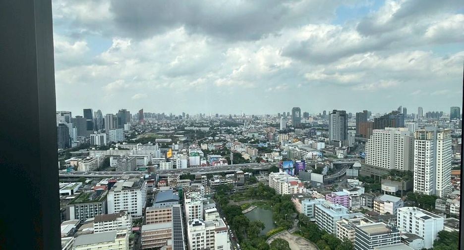 For sale 3 bedrooms condo in Ratchathewi, Bangkok