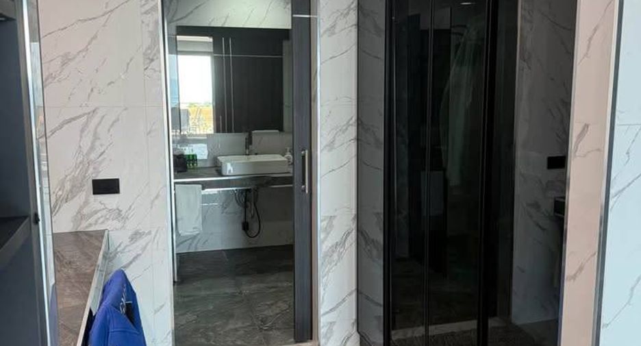 For sale 1 bed apartment in Pratumnak, Pattaya