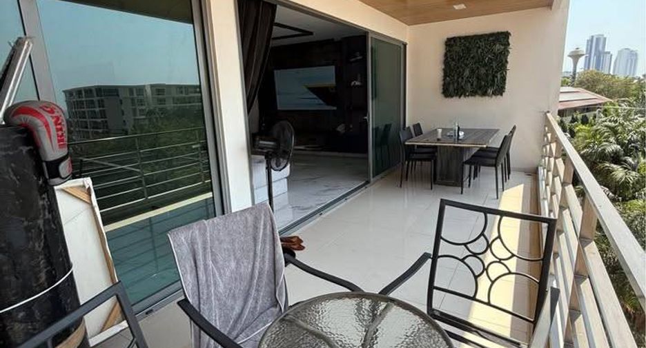 For sale 1 bed apartment in Pratumnak, Pattaya