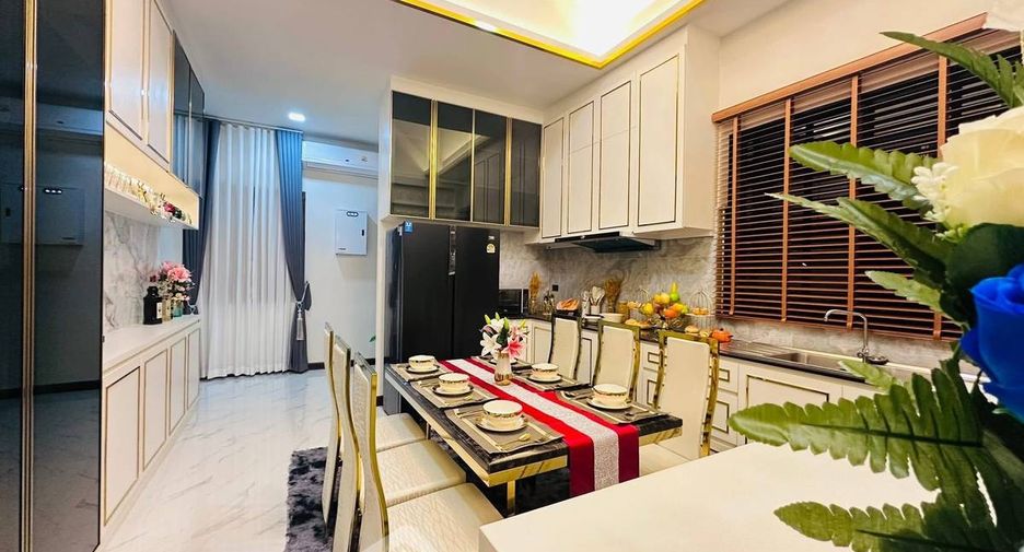 For sale 3 bedrooms villa in Bang Lamung, Chonburi