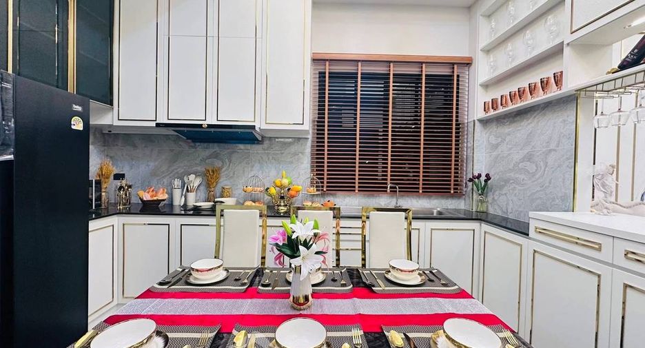 For sale 3 bedrooms villa in Bang Lamung, Chonburi