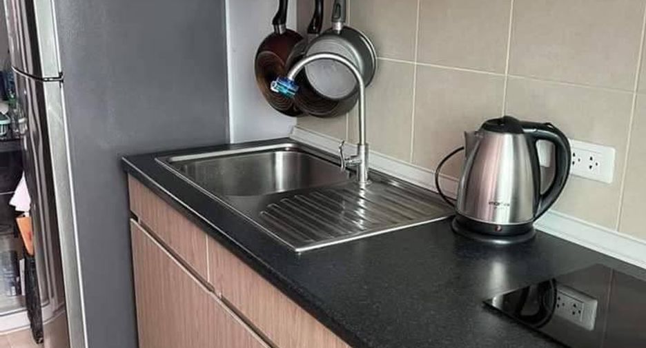 À vendre 1 chambre condo à Huai Khwang, Bangkok
