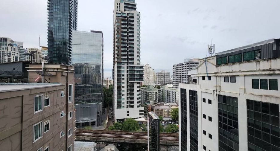 For sale 2 bedrooms condo in Khlong Toei, Bangkok