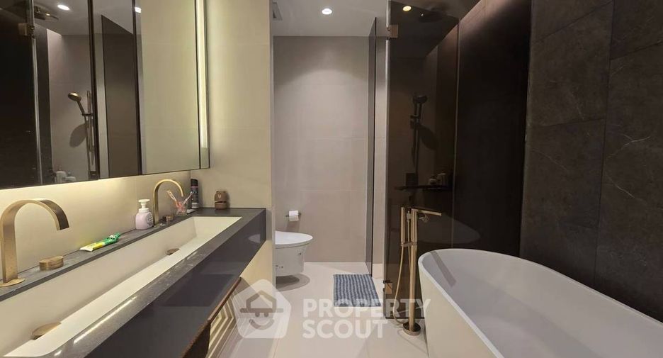 For sale 2 bedrooms condo in Khlong Toei, Bangkok