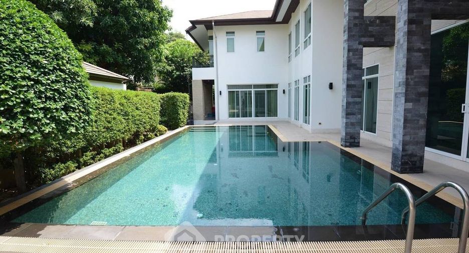For sale 5 bedrooms house in Bang Kapi, Bangkok