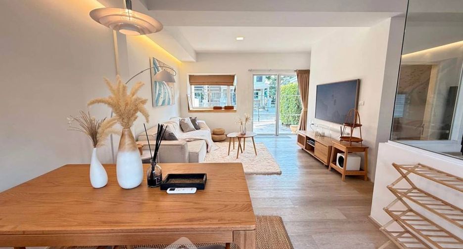 For sale 3 bedrooms townhouse in Prawet, Bangkok