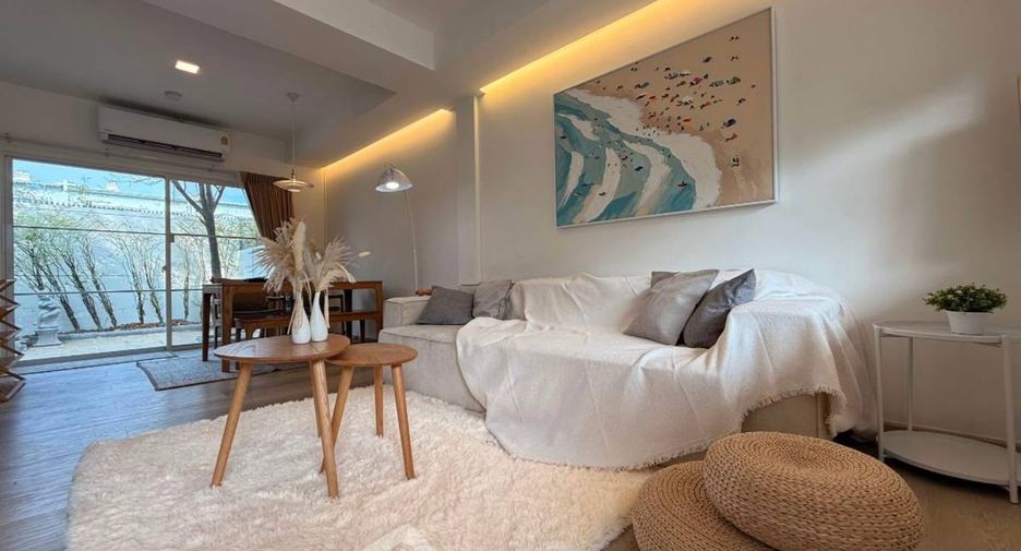 For sale 3 bedrooms townhouse in Prawet, Bangkok