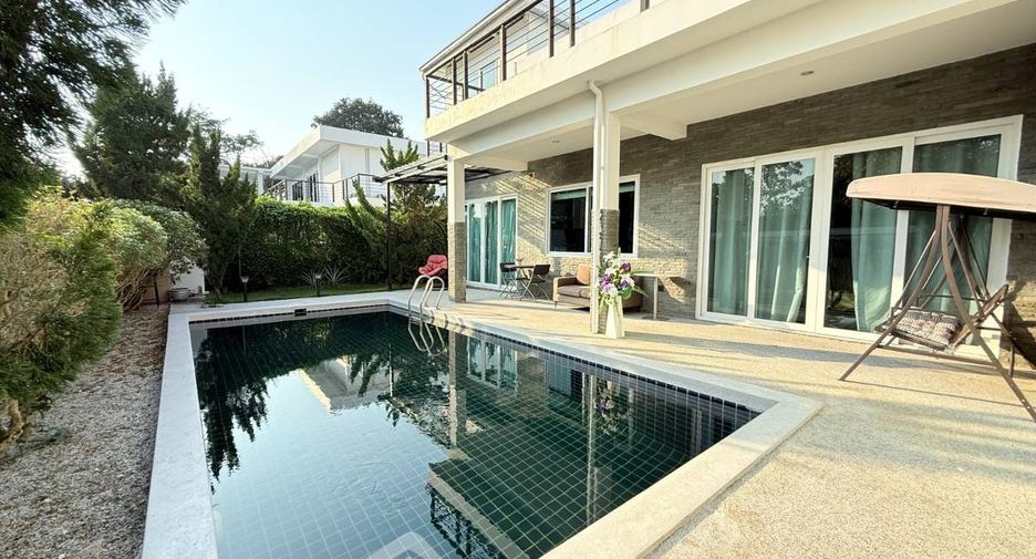 For sale 4 bedrooms villa in Sattahip, Chonburi