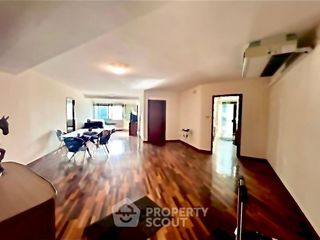 Condo en venta de 3 habitaciones en Yan Nawa, Bangkok