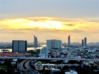Condo en venta de 3 habitaciones en Yan Nawa, Bangkok