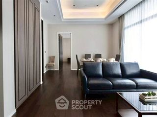 For sale 3 bedrooms condo in Khlong Toei, Bangkok