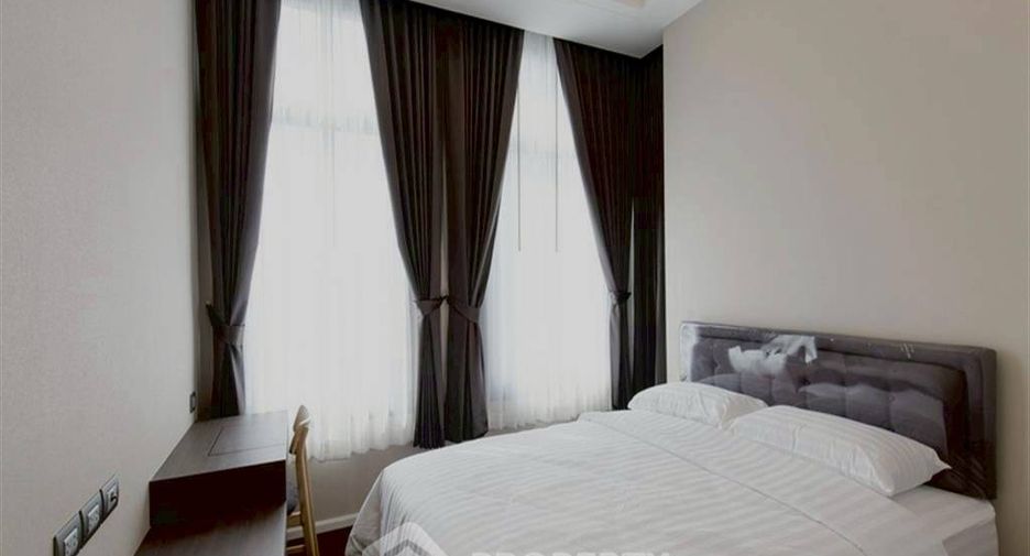 For sale 3 bedrooms condo in Khlong Toei, Bangkok
