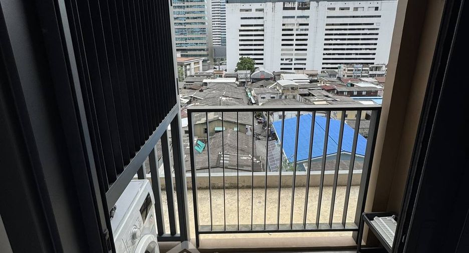 For sale 1 bed condo in Khlong Toei, Bangkok