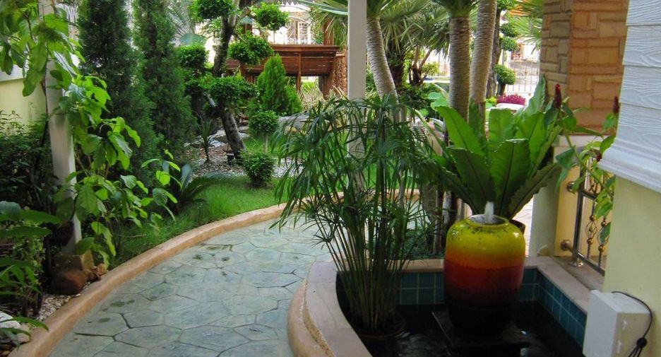 For sale 7 bedrooms house in Min Buri, Bangkok