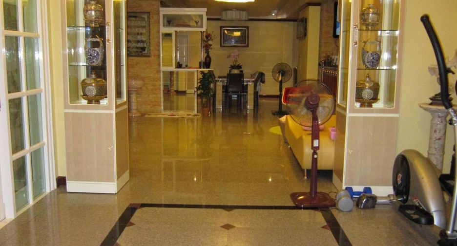 For sale 7 bedrooms house in Min Buri, Bangkok