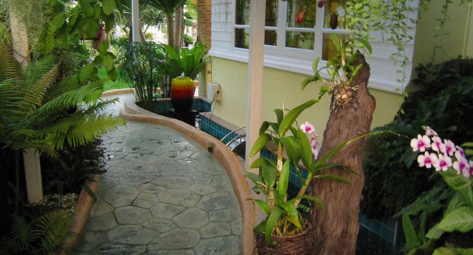 For sale 7 bedrooms house in Min Buri, Bangkok